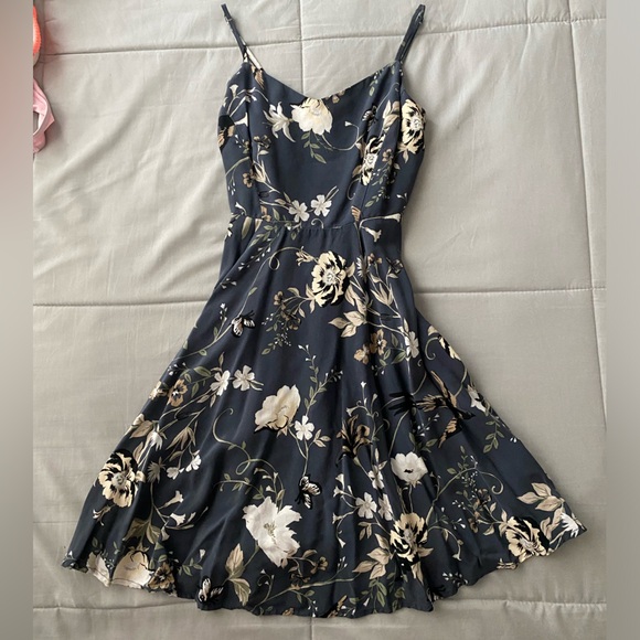 Old Navy Blue Floral Dress - Picture 2 of 4